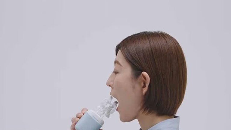 g.eN: Ellerini kullanmadan diş fırçalama devrimiyle tanışıyoruz