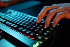 Lenovo’nun Güneş Enerjisiyle Şarj Olabilen Klavye ve Mouse’u Tanıtım Gezegenine Sızıyor