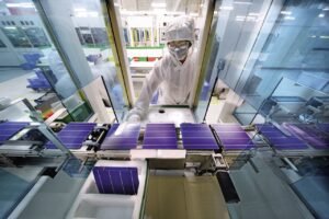 Perovskit–Kristal Silikon Tandem Güneş Hücrelerinde Endüstriyel Erişim Zamanı: Trina Solar’ın Rekor Verimlilik ve Güç Çıkışı