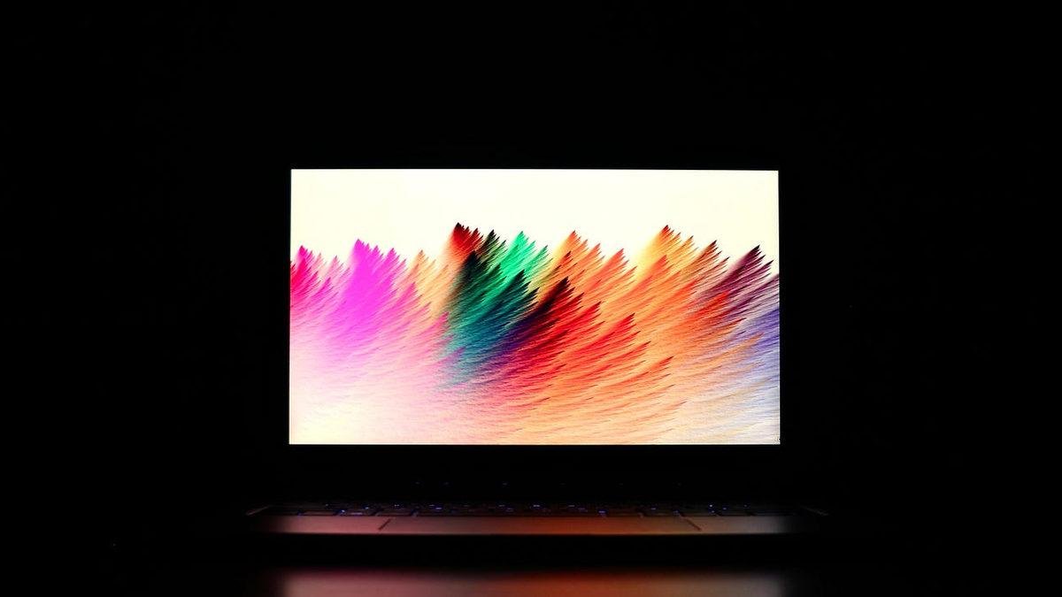 Şarjdan Çıkınca Laptop Performansını Etkileyen Gizli Faktörler: Nedenler ve Koruyucu Önlemler