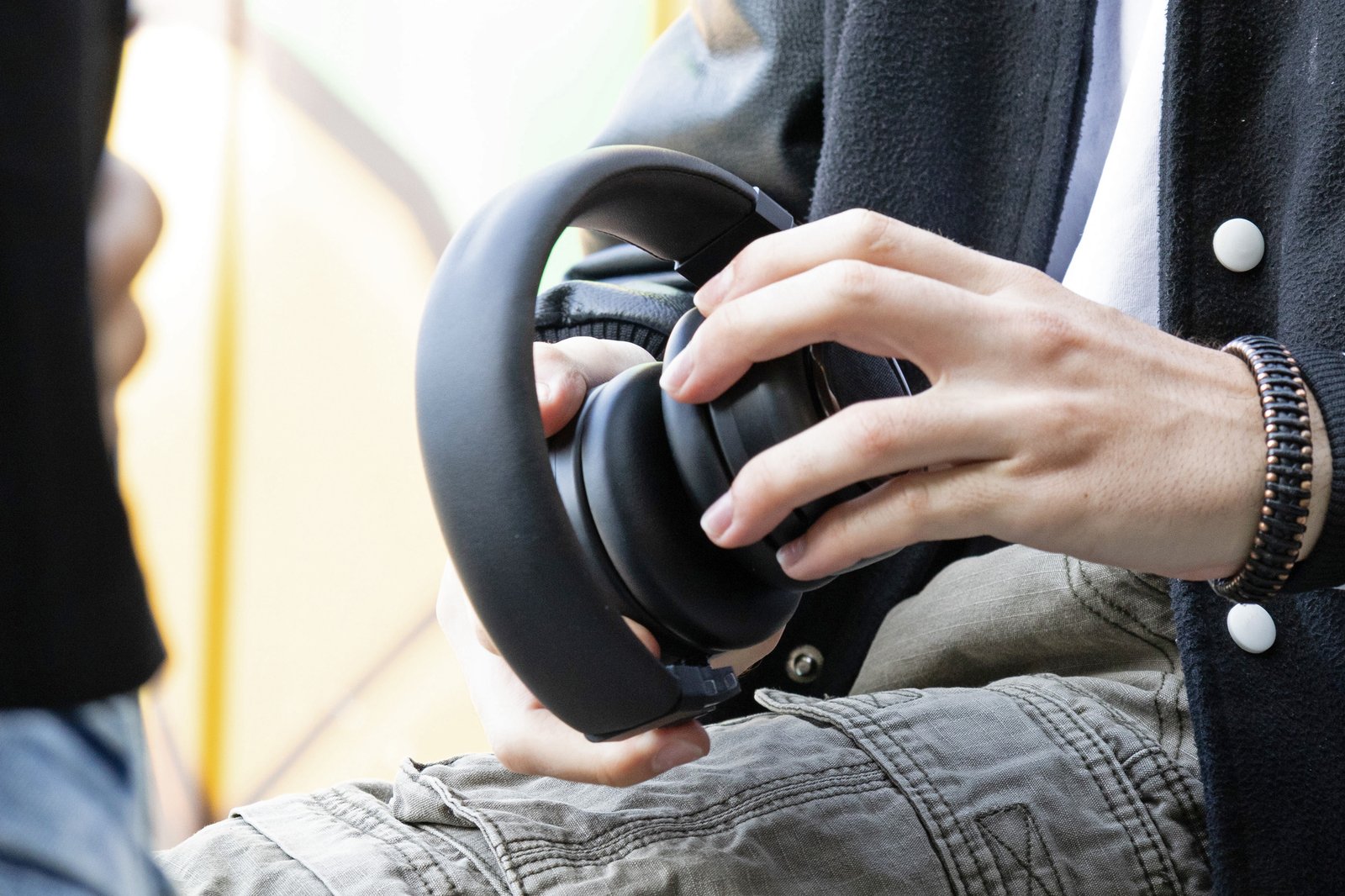 TDM Neo: Katlanabilir Kulaklıklar Hızla Sıkıştırılmış Bir Hoparlöre Dönüşüyor