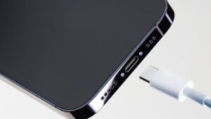 USB-C Portunun Ötesinde: Telefonunuzu Çok Yönlü Bir Taşınabilir Güç Merkezi Haline Getirin