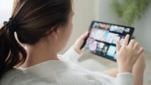 Video İzleyerek Para Kazanma: Yasal Platformlar ve Dolandırıcılıktan Sakınma Rehberi