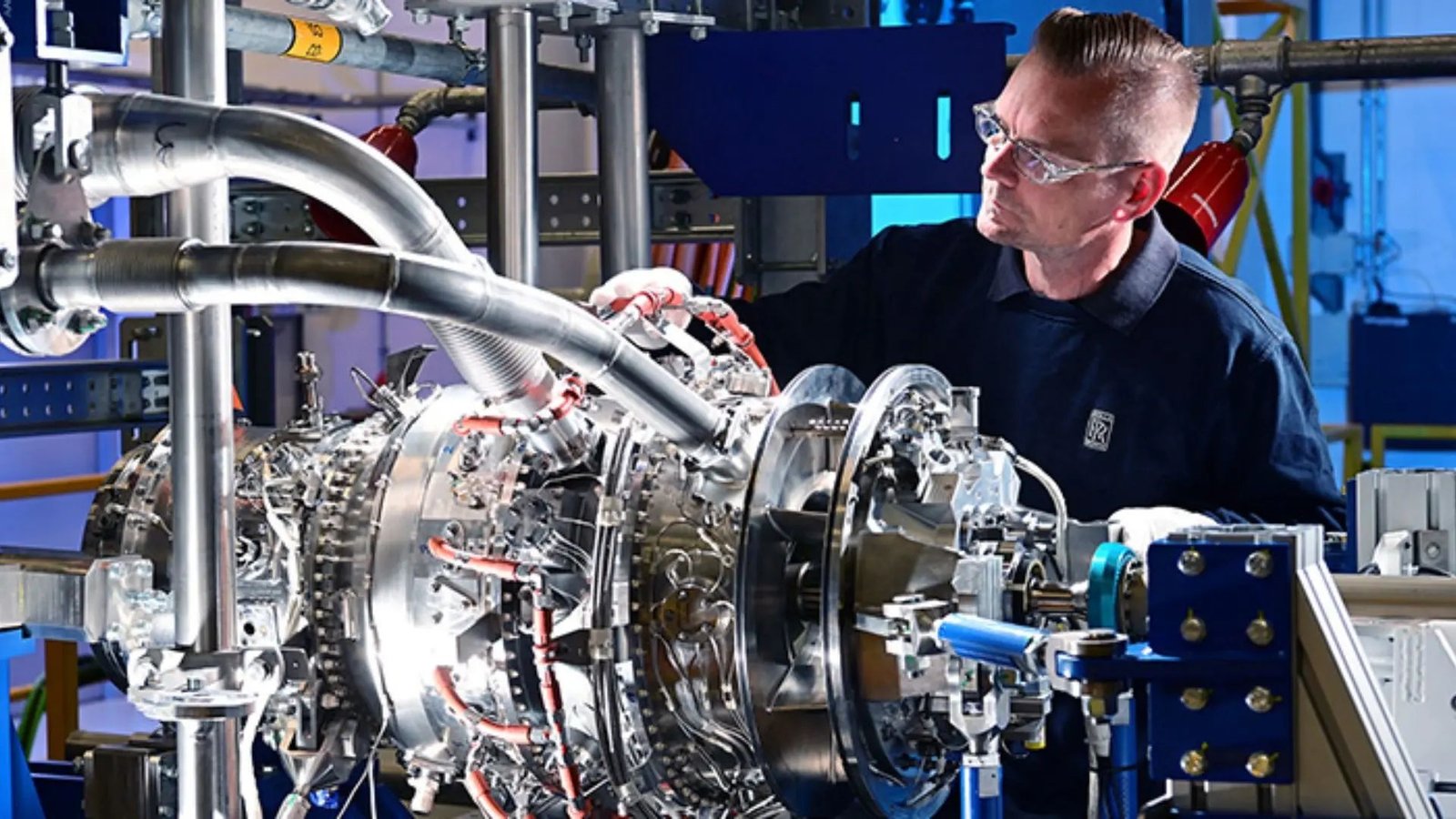 Hibrit Uçak Motorlarıyla Kısa Mesafede Karbon Ayak İzini Düşürme Çabaları: Rolls-Royce-SINTEF İş Birliği ve Endüstriyel Zorluklar