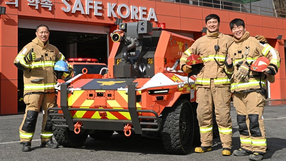 İnsansız Yangın Söndürme Robotu: Güçlü Teknolojiyle Tehlikelere Karşı Dörtgen Adım