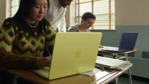 MacBook Neo: Genç ve Enerjik Bir Yeni Nesil Dizüstü Bilgisayarın Hikayesi