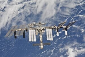 NASA Yetkilendirme Yasası: ISS Uzun Ömür ve Kalıcı Ay Üssü Hedefleri