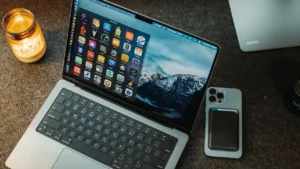 Uygun Fiyatlı MacBook: Özelliklerden Çıkış ve 2017 MacBook Air’e Benzerlik