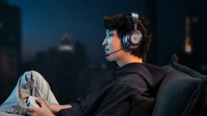 Arctis Nova Pro Omni: Çoklu Ses Kaynaklarını Yöneten Yüksek Performanslı Kablosuz Kulaklık