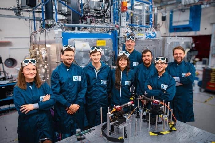 Einstein’ın Uçan Aynasıyla Işığın Yoğunluğunu Artıran Yeni Lazer Tekniği