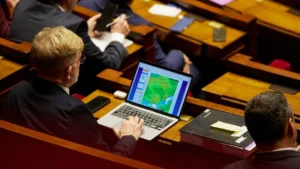 Fransa, Devlet Bilgisayarlarında Linux Geçişiyle Dijital Bağımsızlığı Güçlendirmeyi Hedefliyor