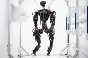 Helios: Mikro Yerçekiminde Dengeyi Yeniden Tanımlayan Dört Kollu Robot