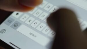 iOS 26.4 RC ile Klavye Sorunlarının Çözümü ve Geri Bildirimler