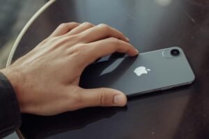 iPhone Güvenlik Madesi: İvme ve Konum Verileriyle Akıllı Kilitleme Sistemi