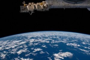ISS’ten Paylaşılan Airglow Görüntüsü: Dünya’nın Turuncu Işıltısı