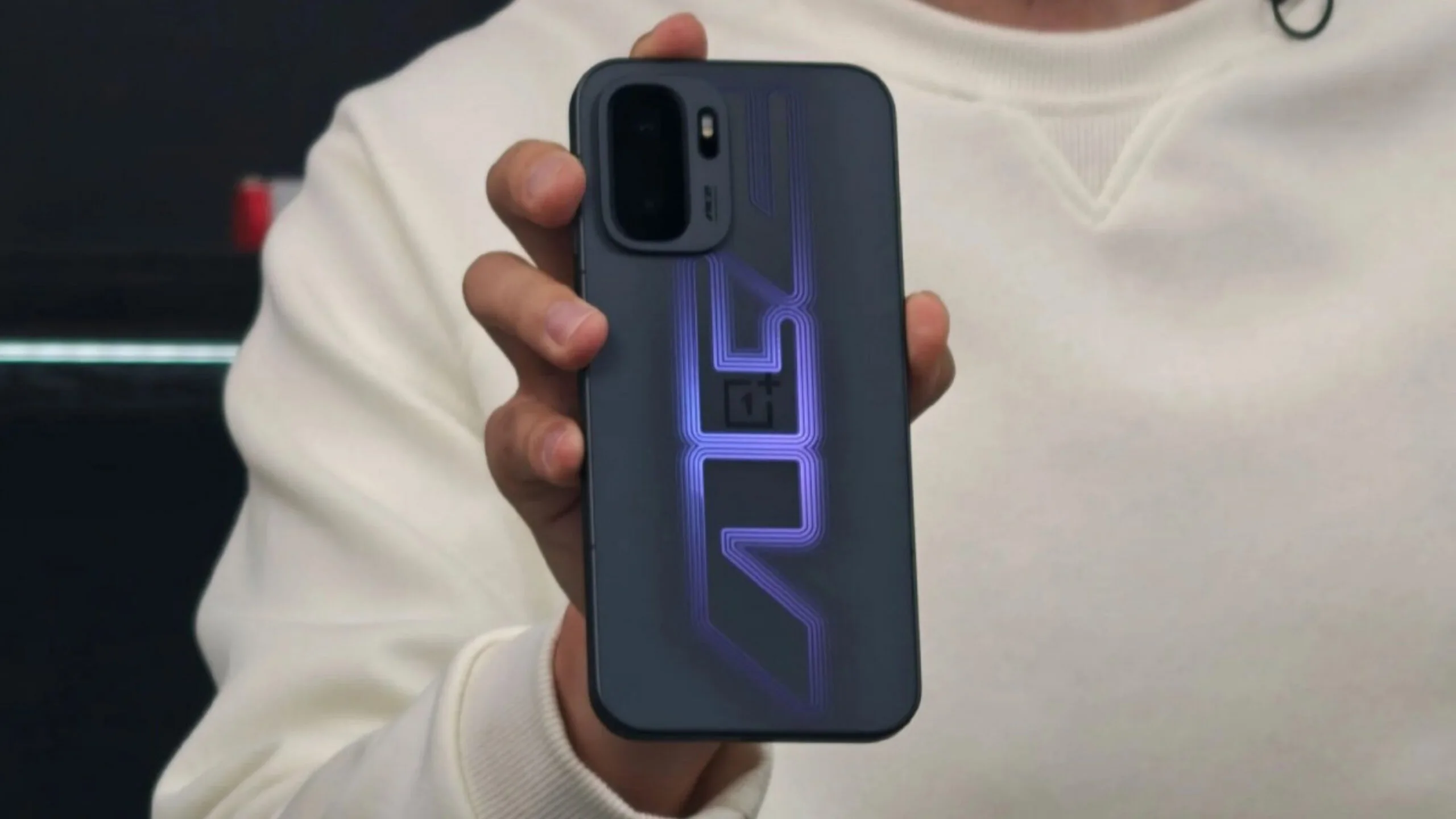 OnePlus Ace 6 Ultra: Oyun Odaklı Yeni Amiral Gemisi ve Tasarım Detayları