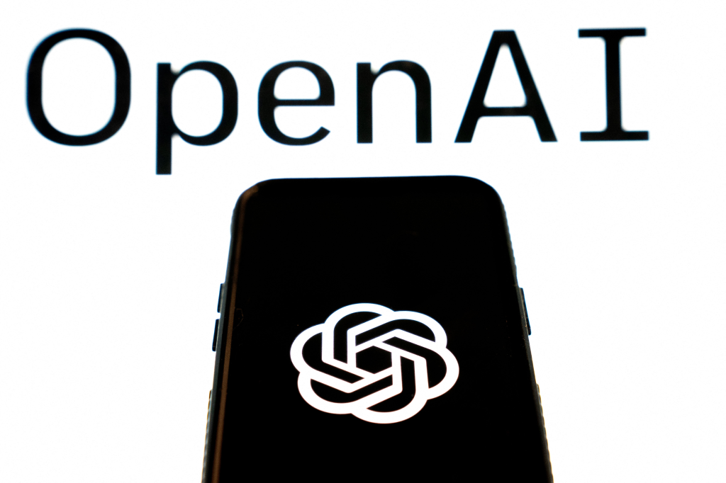 OpenAI’nin Gözünü Kutuya Dikenleyen Akıllı Telefon Planı: Uygulama Devrimi ve Donanım Entegrasyonu