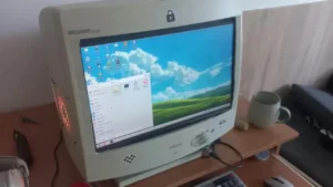 Retro Kasaya Modern Güç: Eski CRT Monitörden Oyun Sistemi