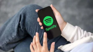 Spotify Tarafından Onaylanan Sanatçılar: Yapay Zeka İçeriklerine Karşı Şeffaf Bir Rozet Uygulaması