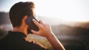 Telefon Dinleme ve Takip: Belirtiler, Yasal Çerçeve ve Güvenlik Önlemleri