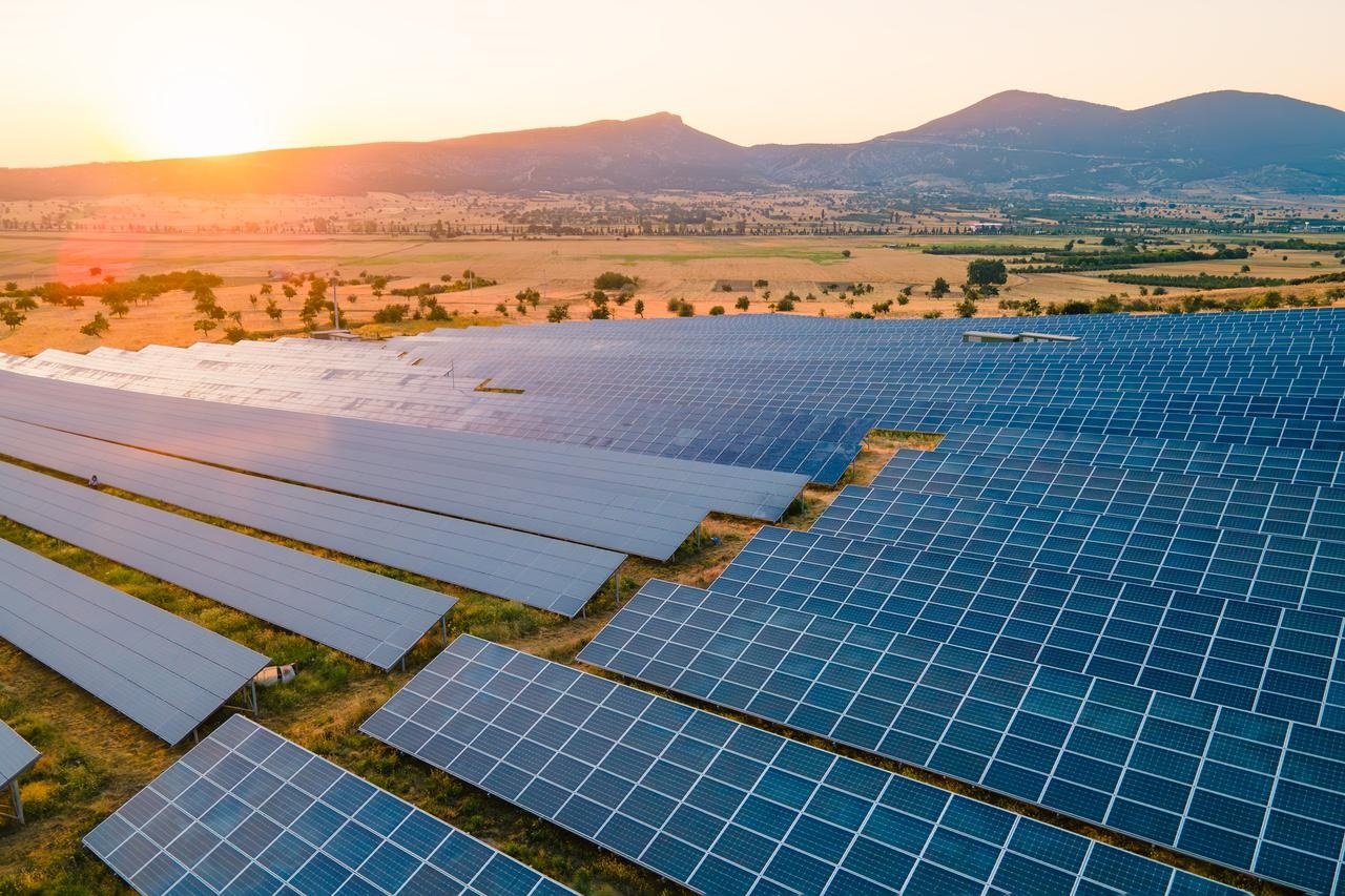 Türkiye’de Yenilenebilir Enerji ve Elektrik Faturalarına Etkisi: 2025 Analizi