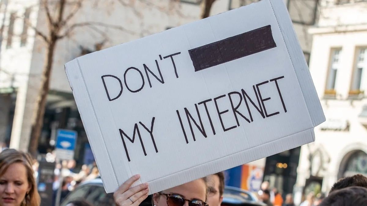 İnternet Özgürlüğü ve Gözetim Tartışması: Stop Killing the Internet Hareketi